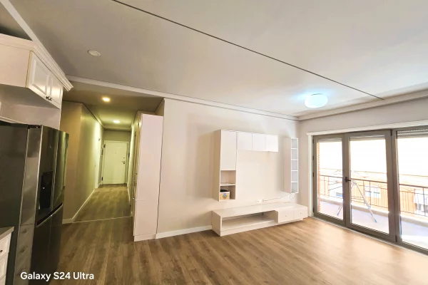 Shtepi me qera Apartament ne Tirane, 2+1, Mobilimi E mobiluar, Pagesa 1,100  Euro.