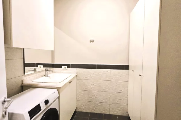 Shtepi me qera Apartament ne Tirane, 2+1, Mobilimi E mobiluar, Pagesa 1,100  Euro.