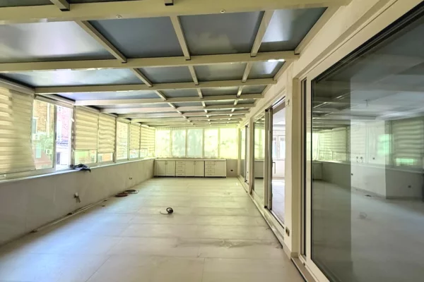 Shtepi ne shitje Apartament ne Tirane, 2+1, Mobilimi Bosh, pa mobiluar, Pagesa 410,000  Euro.
