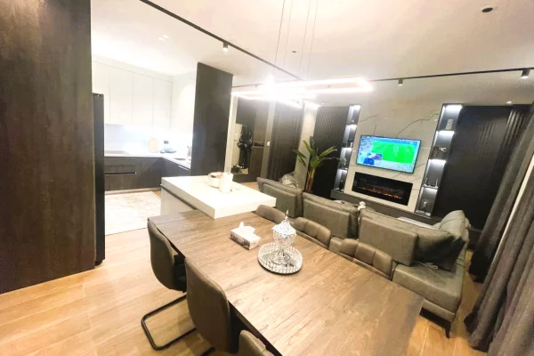 Shtepi ne shitje Apartament ne Tirane, 2+1, Mobilimi E mobiluar, Pagesa 420,000  Euro.