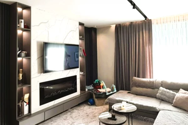 Shtepi ne shitje Apartament ne Tirane, 2+1, Mobilimi E mobiluar, Pagesa 420,000  Euro.