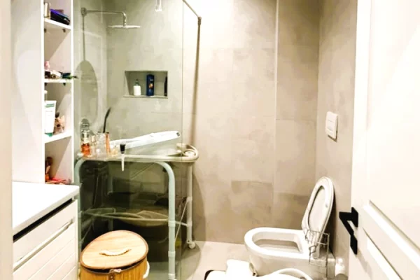 Shtepi ne shitje Apartament ne Tirane, 2+1, Mobilimi E mobiluar, Pagesa 420,000  Euro.