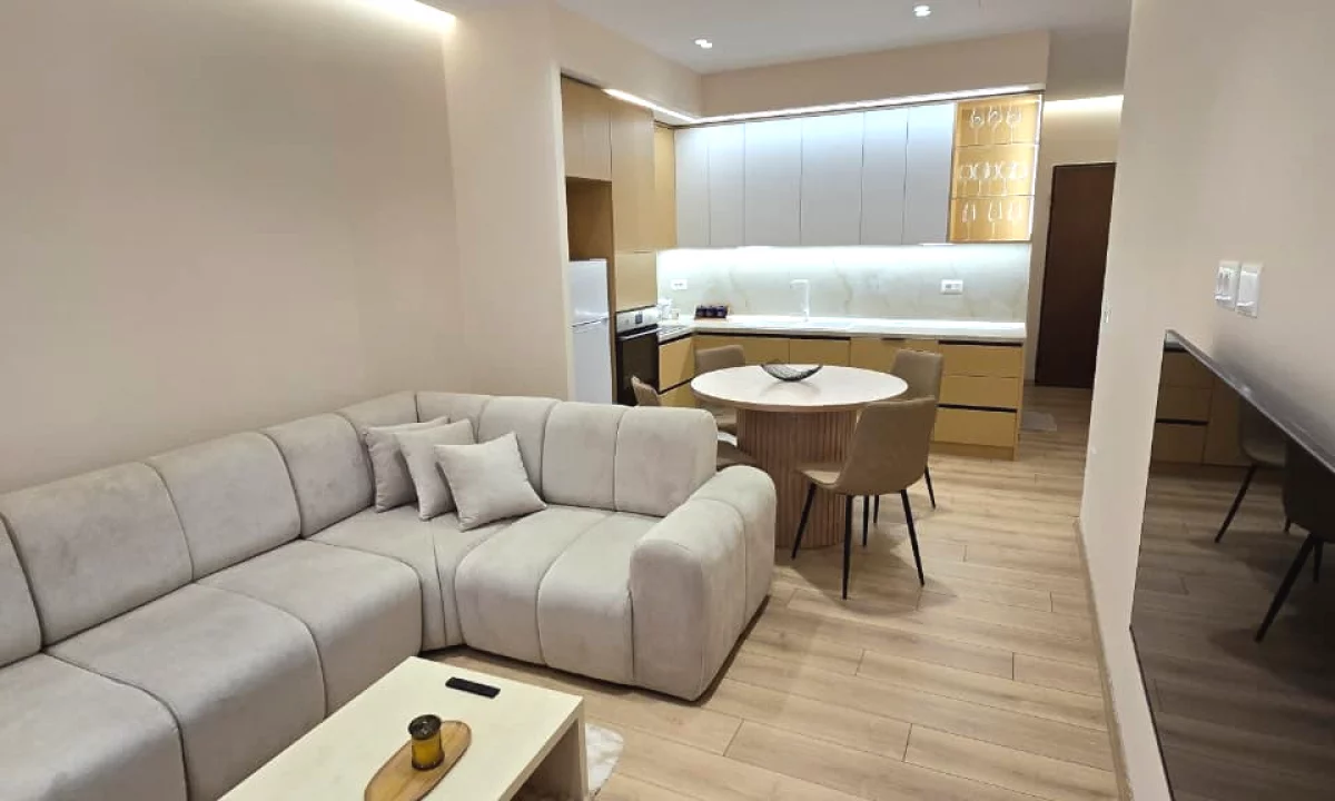Shtepi me qera Apartament ne Tirane, 2+1, Mobilimi E mobiluar, Pagesa 933  Euro.