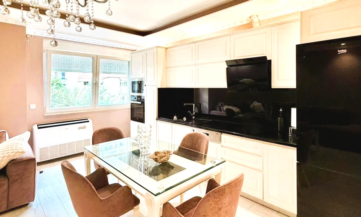 Shtepi ne shitje Apartament ne Tirane, 3+1, Mobilimi E mobiluar, Pagesa 320,000  Euro.