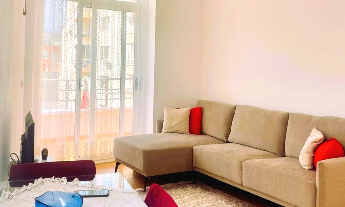 Shtepi ne shitje Apartament ne Tirane, 1+1, Mobilimi E mobiluar, Pagesa 119,001  Euro.