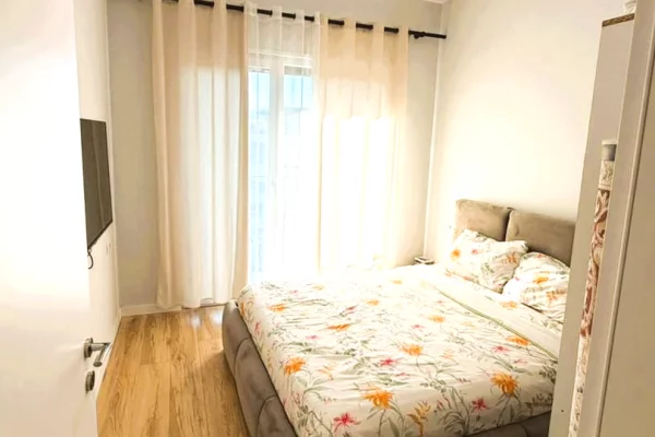 Shtepi ne shitje Apartament ne Tirane, 2+1, Mobilimi E mobiluar, Pagesa 220,000  Euro.