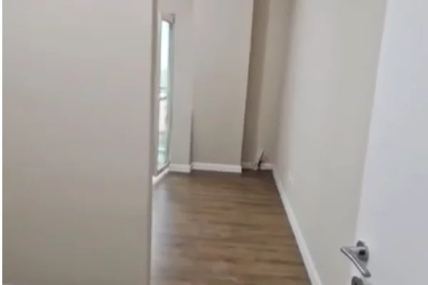 Shtepi ne shitje Apartament ne Tirane, 1+1, Mobilimi Bosh, pa mobiluar, Pagesa 142,450  Euro.