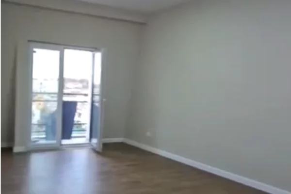 Shtepi ne shitje Apartament ne Tirane, 1+1, Mobilimi Bosh, pa mobiluar, Pagesa 142,450  Euro.