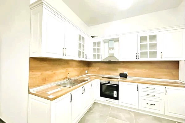 Shtepi me qera Apartament ne Tirane, 1+1, Mobilimi E mobiluar, Pagesa 700  Euro.