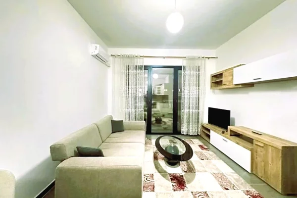 Shtepi me qera 1+1 ne Tirane - 700 Euro