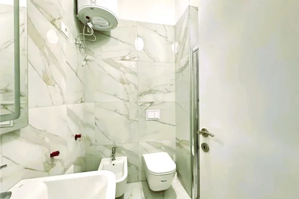 Shtepi me qera Apartament ne Tirane, 1+1, Mobilimi E mobiluar, Pagesa 700  Euro.