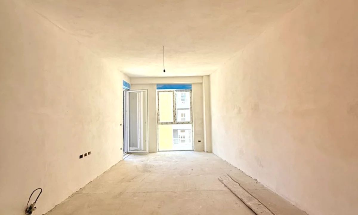 Shtepi ne shitje Apartament ne Tirane, 1+1, Mobilimi Bosh, pa mobiluar, Pagesa 162,000  Euro.