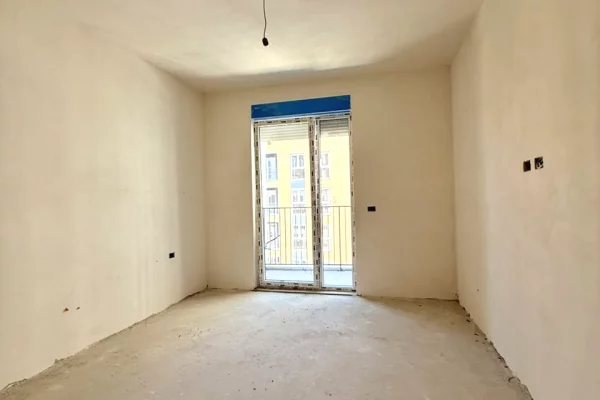 Shtepi ne shitje Apartament ne Tirane, 1+1, Mobilimi Bosh, pa mobiluar, Pagesa 162,000  Euro.