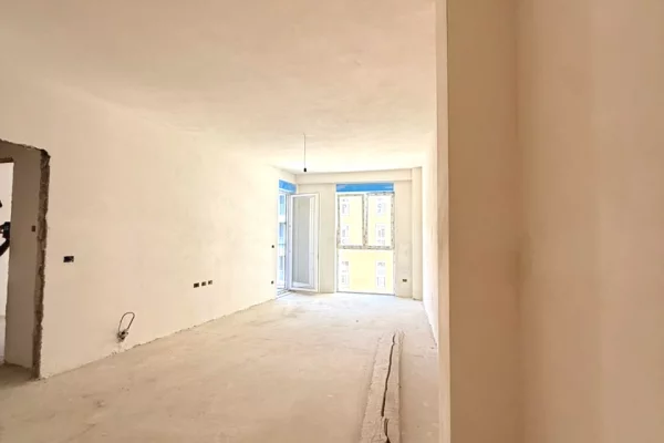 Shtepi ne shitje Apartament ne Tirane, 1+1, Mobilimi Bosh, pa mobiluar, Pagesa 162,000  Euro.