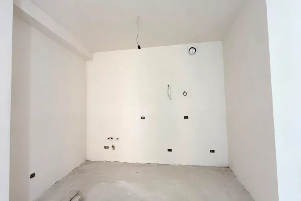 Shtepi ne shitje Apartament ne Tirane, 1+1, Mobilimi Bosh, pa mobiluar, Pagesa 162,000  Euro.