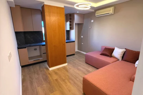Shtepi ne shitje Apartament ne Tirane, 3+1, Mobilimi E mobiluar, Pagesa 327,000  Euro.