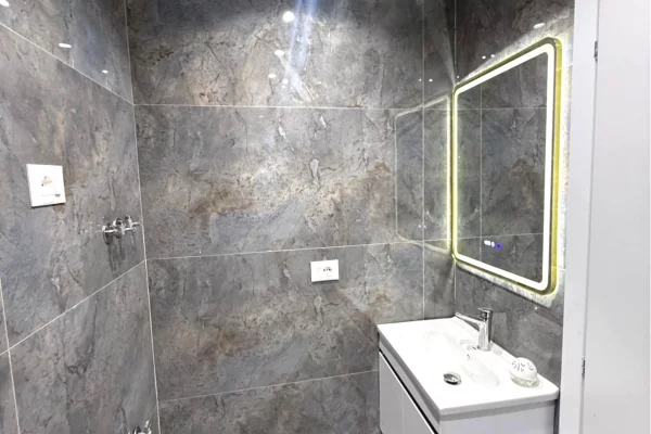 Shtepi ne shitje Apartament ne Tirane, 3+1, Mobilimi E mobiluar, Pagesa 327,000  Euro.