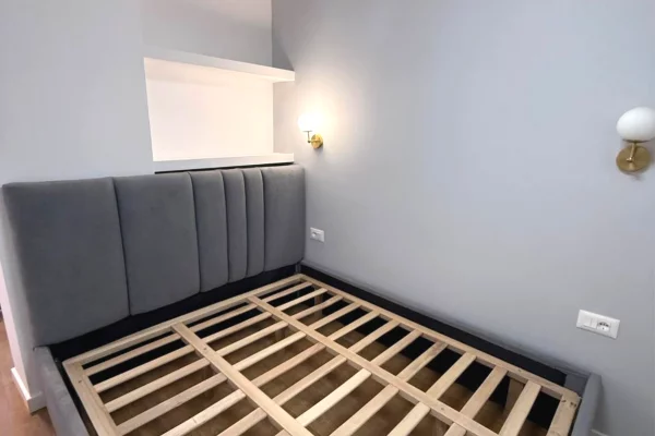Shtepi ne shitje Apartament ne Tirane, 3+1, Mobilimi E mobiluar, Pagesa 327,000  Euro.