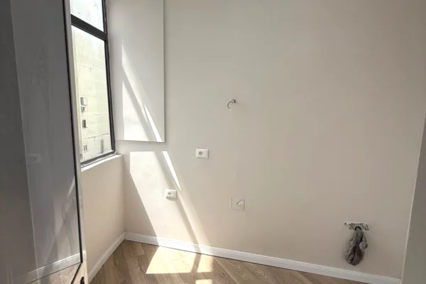 Shtepi ne shitje Apartament ne Tirane, 1+1, Mobilimi Bosh, pa mobiluar, Pagesa 134,700  Euro.