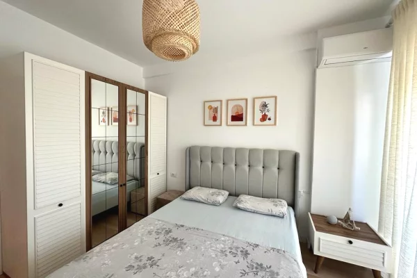 Shtepi ne shitje Apartament ne Durres, 2+1, Mobilimi E mobiluar, Pagesa 205,000  Euro.