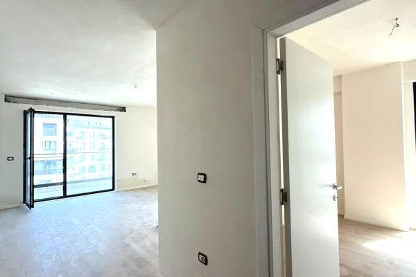 Shtepi ne shitje Apartament ne Tirane, 2+1, Mobilimi Bosh, pa mobiluar, Pagesa 168,500  Euro.