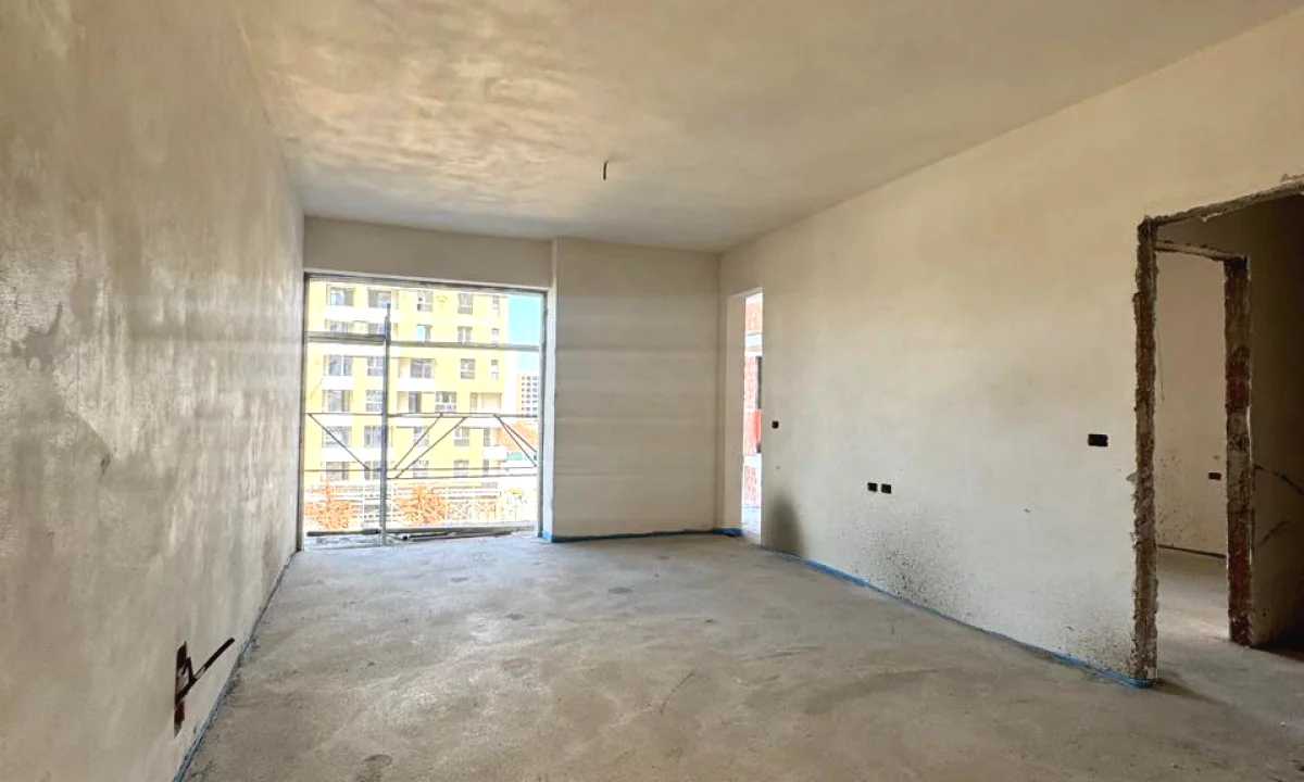 Shtepi ne shitje Apartament ne Tirane, 2+1, Mobilimi Bosh, pa mobiluar, Pagesa 106,800  Euro.