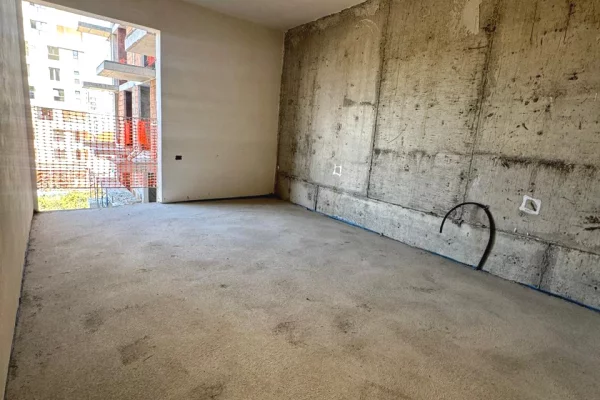 Shtepi ne shitje Apartament ne Tirane, 2+1, Mobilimi Bosh, pa mobiluar, Pagesa 106,800  Euro.