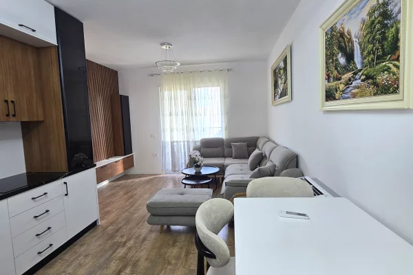 🏡 Jepet Me Qira Apartament 1+1📍 Përballë Shkollës Zoja e Këshillit të Mirë