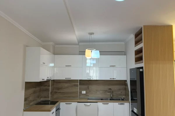 Shtepi ne shitje Apartament ne Tirane, 1+1, Mobilimi E mobiluar, Pagesa 147,200  Euro.