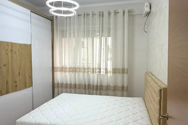 Shtepi ne shitje Apartament ne Tirane, 1+1, Mobilimi E mobiluar, Pagesa 147,200  Euro.