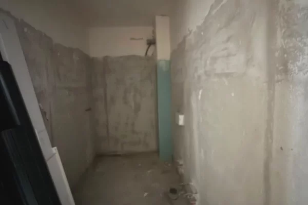 Shtepi ne shitje Apartament ne Tirane, 2+1, Mobilimi Bosh, pa mobiluar, Pagesa 137,475  Euro.