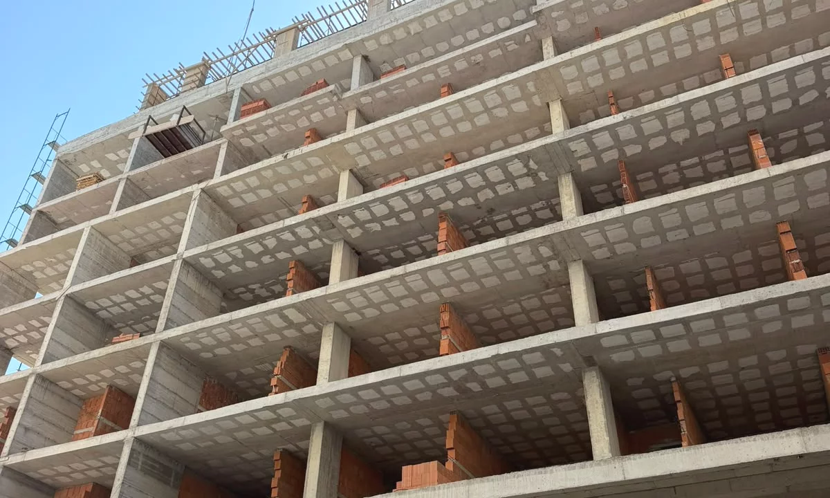 Shtepi ne shitje Apartament ne Tirane, 2+1, Mobilimi Bosh, pa mobiluar, Pagesa 138,100  Euro.