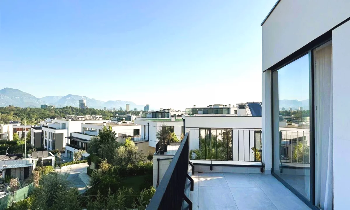 Shtepi ne shitje Apartament ne Tirane, 3+1, Mobilimi Bosh, pa mobiluar, Pagesa 562,000  Euro.