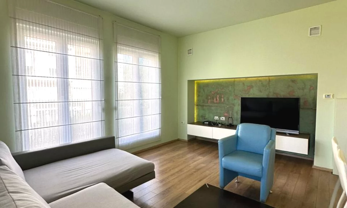 Shtepi me qera Vila Luksoze ne Tirane, 4+1, Mobilimi E mobiluar, Pagesa 2,590  Euro.