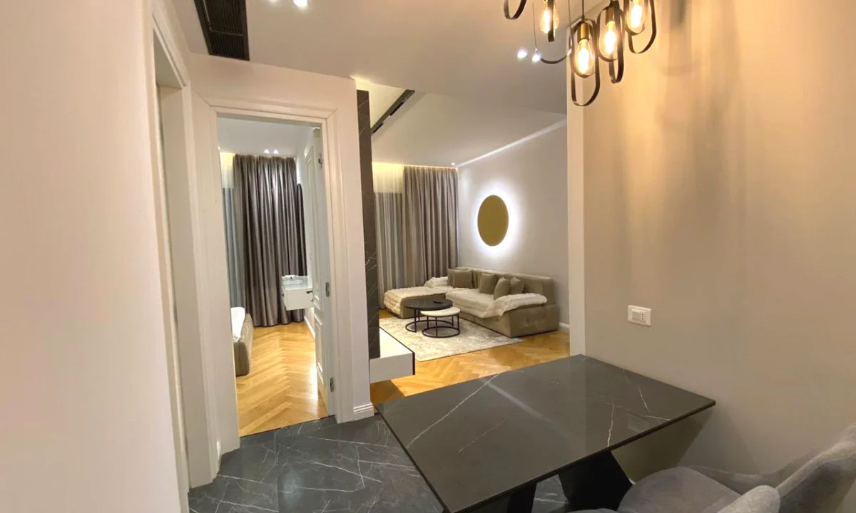 Shtepi me qera Apartament ne Tirane, 1+1, Mobilimi E mobiluar, Pagesa 1,244  Euro.