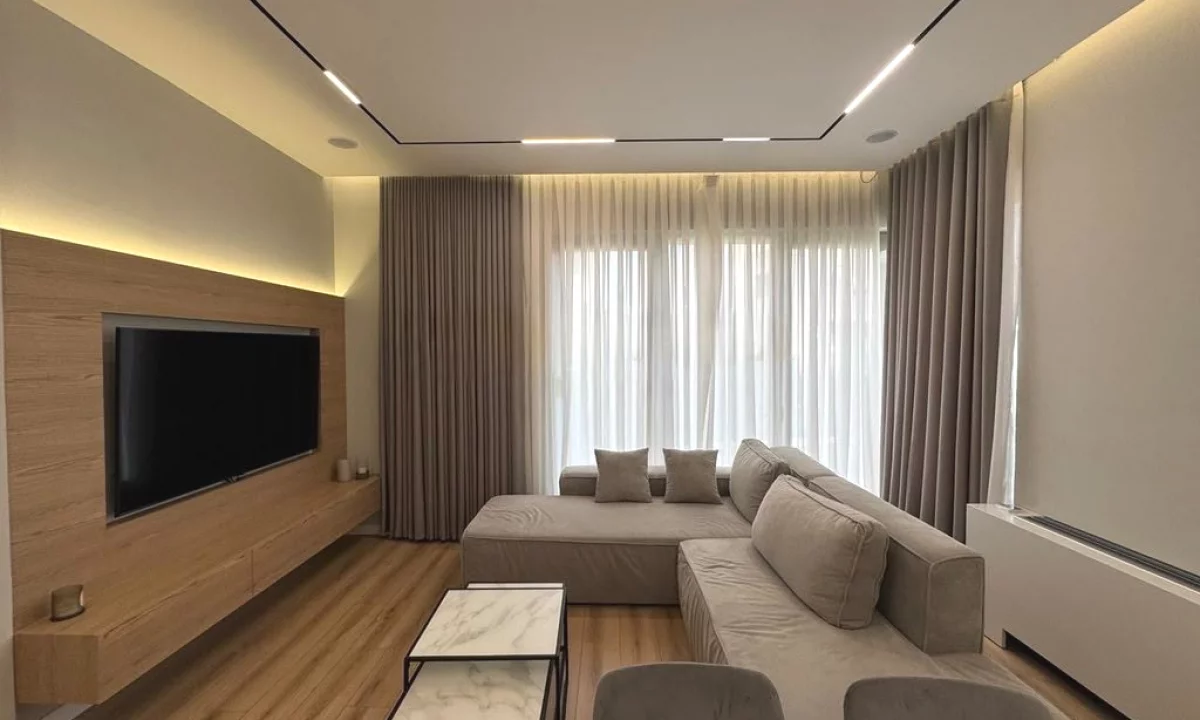 Shtepi me qera Apartament ne Tirane, 3+1, Mobilimi E mobiluar, Pagesa 1,700  Euro.