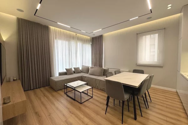 Shtepi me qera Apartament ne Tirane, 3+1, Mobilimi E mobiluar, Pagesa 1,700  Euro.