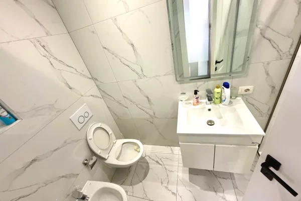 Shtepi me qera Apartament ne Tirane, 1+1, Mobilimi E mobiluar, Pagesa 900  Euro.