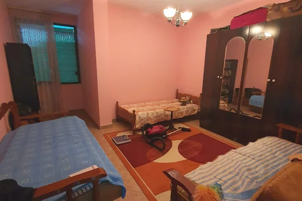 House for Sale Apartment in Tirana, 2+1, Furniture Furnished, Payment 185,240  Euro.