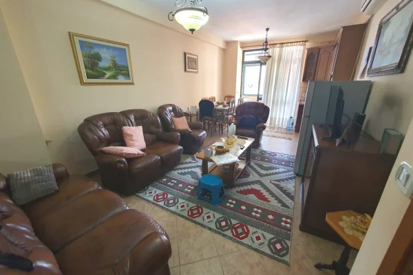 🏢Shitet apartament 2+1 te 21 Dhjetori🔥