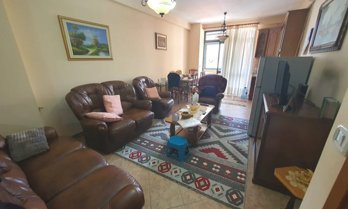 House for Sale Apartment in Tirana, 2+1, Furniture Furnished, Payment 185,240  Euro.