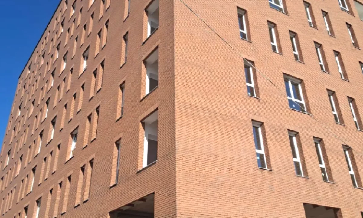 Shtepi ne shitje Apartament ne Tirane, 1+1, Mobilimi Bosh, pa mobiluar, Pagesa 105,600  Euro.