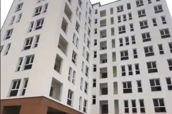 Shtepi ne shitje Apartament ne Tirane, 1+1, Mobilimi Bosh, pa mobiluar, Pagesa 105,600  Euro.