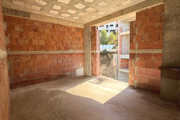 Shtepi ne shitje Apartament ne Tirane, 1+1, Mobilimi Bosh, pa mobiluar, Pagesa 101,700  Euro.