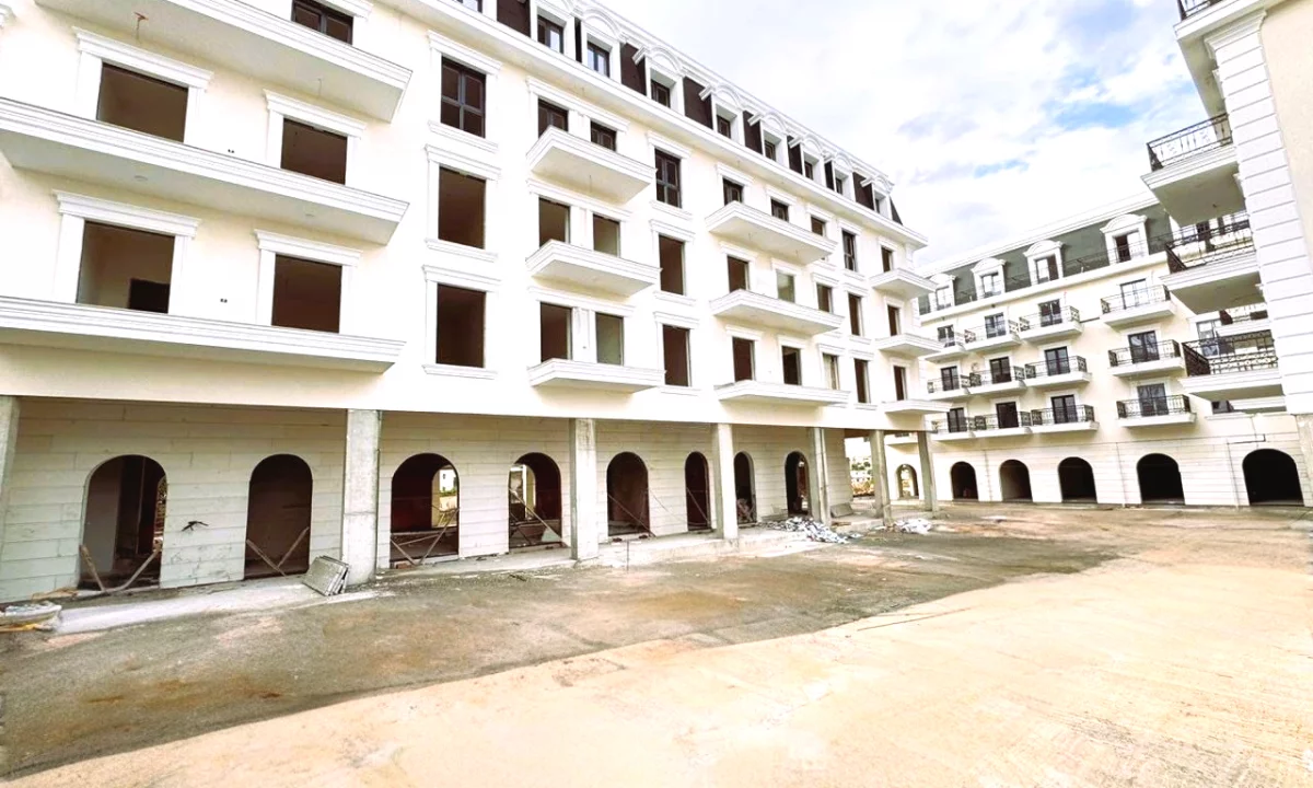 Shtepi ne shitje Apartament ne Tirane, 1+1, Mobilimi Bosh, pa mobiluar, Pagesa 154,900  Euro.