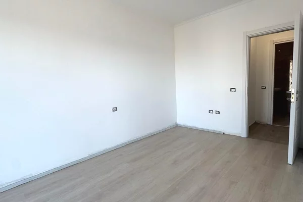 House for Sale Apartment in Tirana, 2+1, Furniture Emty, Payment 138,800  Euro.