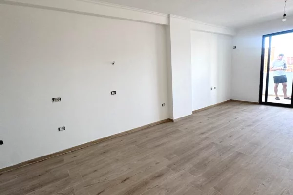 House for Sale Apartment in Tirana, 2+1, Furniture Emty, Payment 138,800  Euro.