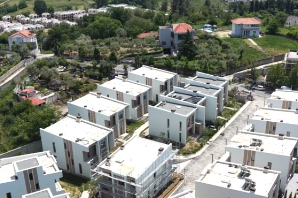 Shtepi ne shitje Vila Luksoze ne Tirane, 3+1, Mobilimi Bosh, pa mobiluar, Pagesa 569,900  Euro.