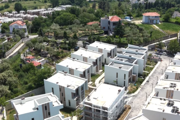 Shtepi ne shitje Vila Luksoze ne Tirane, 3+1, Mobilimi Bosh, pa mobiluar, Pagesa 569,900  Euro.