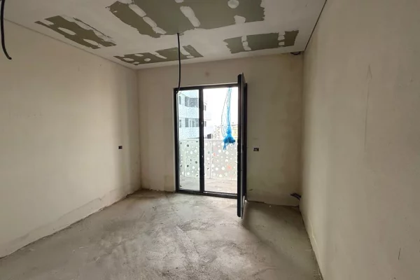 House for Sale Apartment in Tirana, 2+1, Furniture Emty, Payment 279,200  Euro.